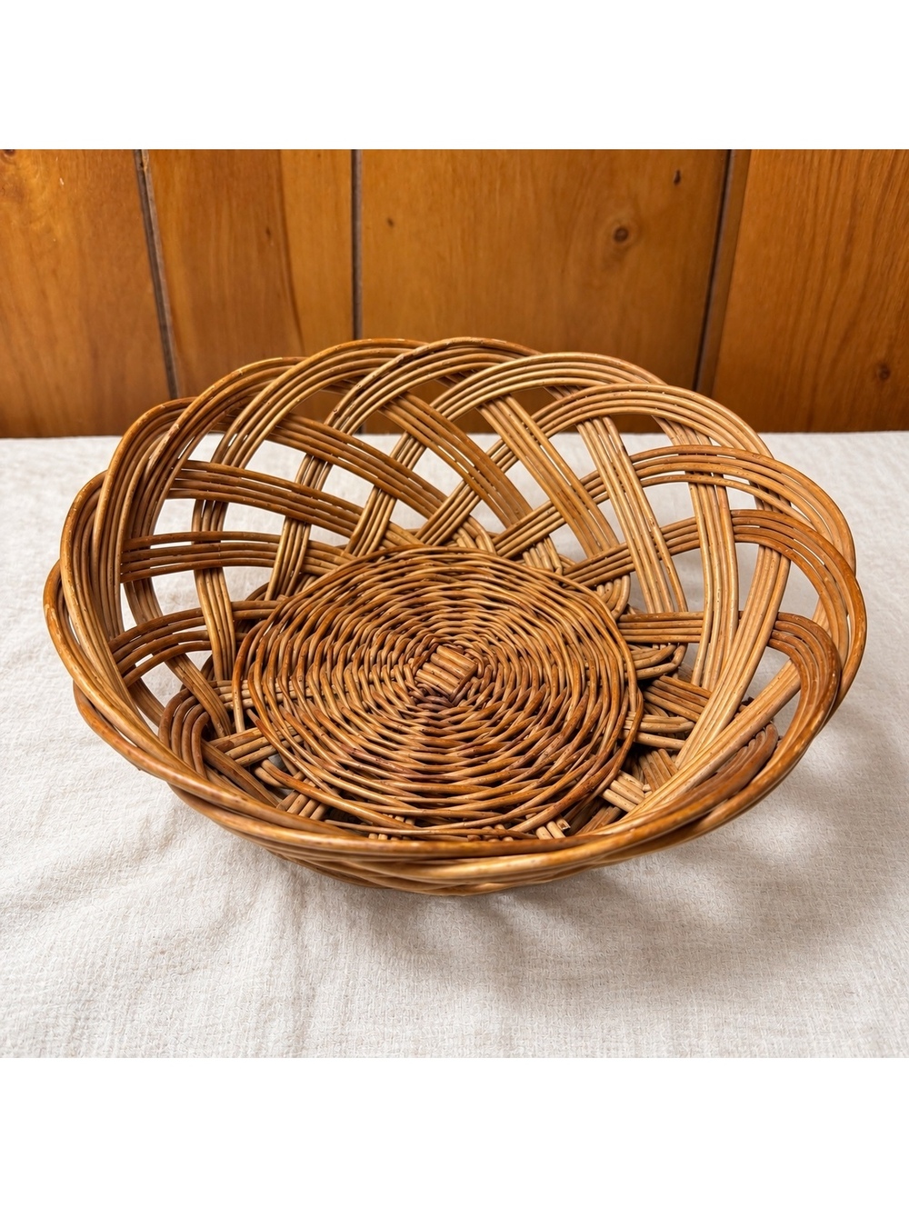 Woven Wicker Basket Bowl Scalloped Edge Rustic Boho Farmhouse Decor